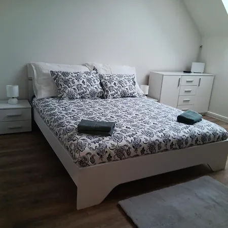 1br * プラハ